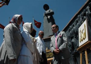 Atatürk Anıtı önünde filografi sergisi